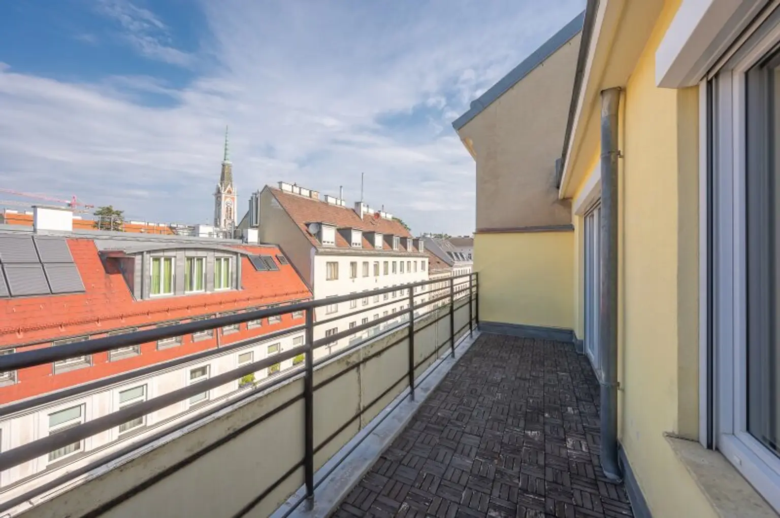 +++ NEU +++ helle 3-ZIMMER TRAUMWOHNUNG MIT 2 TERRASSEN, optimale Aufteilung, letzter Stock, Küche separat. Tolle Lage! ++++