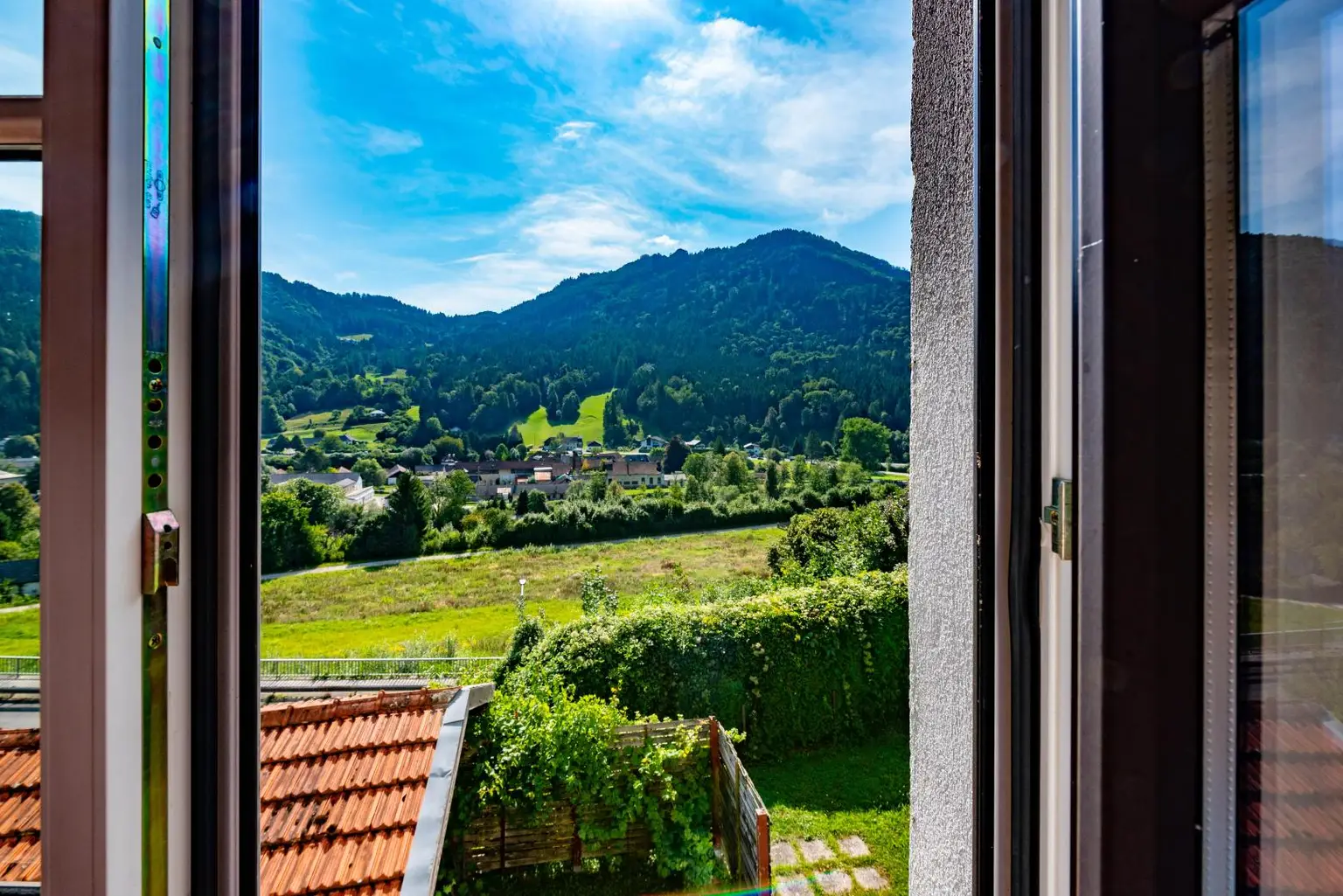 Zwei besondere Wohnungen in historischem Gebäude - 178 m² und 49 m² im Zentrum von Scharnstein mit schönem Ausblick und Garage!
