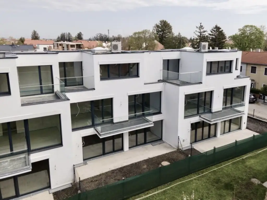 Exklusives Reihenhaus in Grünruhelage mit perfekter Raumaufteilung am Stadtrand Wiens
