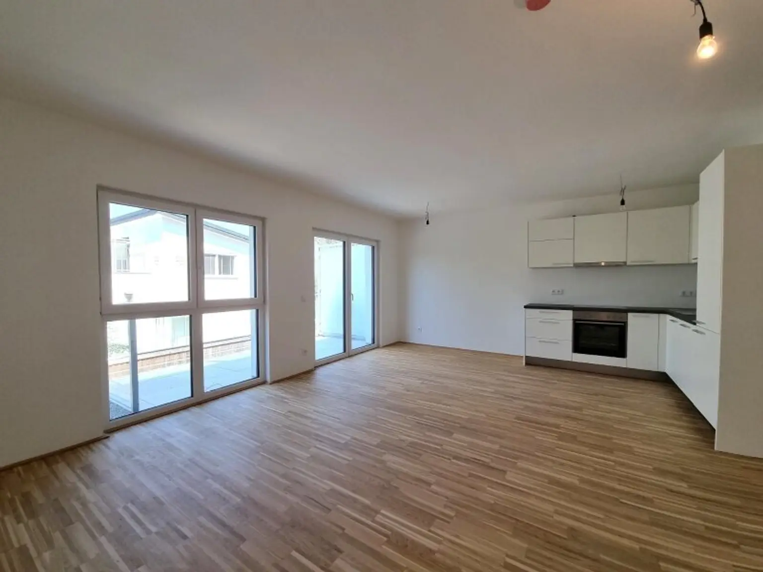 Perfekter Schnitt - Wohnen im Grünen - Großzügige Terrasse