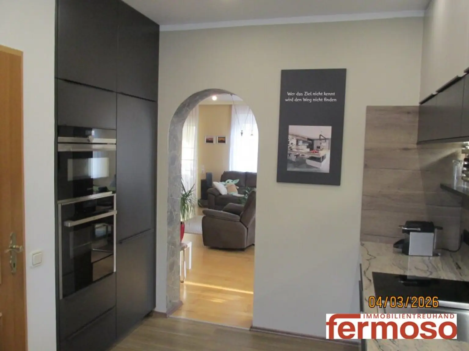 Traumhafter Bungalow vollunterkellert mit Fitness und Kino, perfekt und gepflegt mit wunderbaren Garten