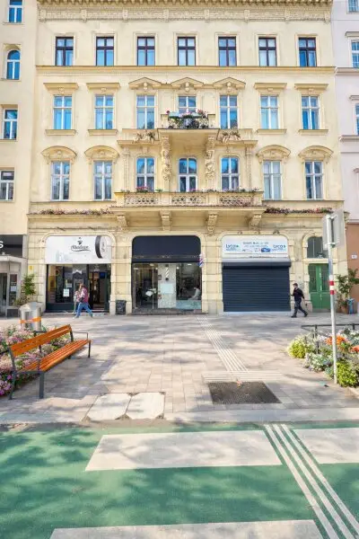 Anlagepaket mit 5 Geschäftslokale & 1 Wohnung – stabile Mieteinnahmen – attraktive Rendite 5,25%