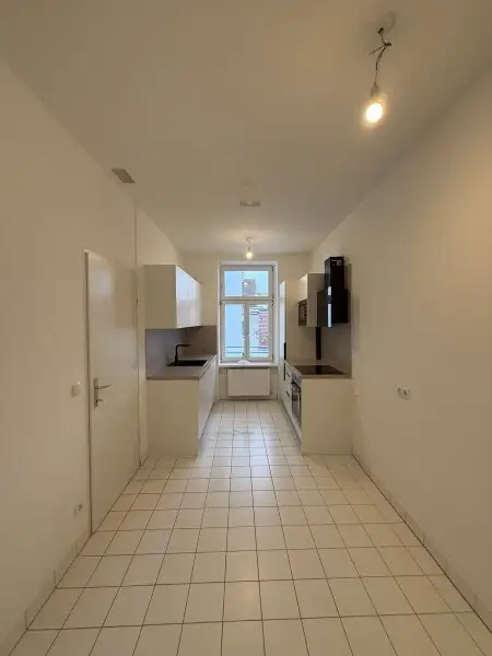 Großzügige 2-Zimmer Altbauwohnung nahe U1 Keplerplatz in ruhiger Lage zu vermieten!