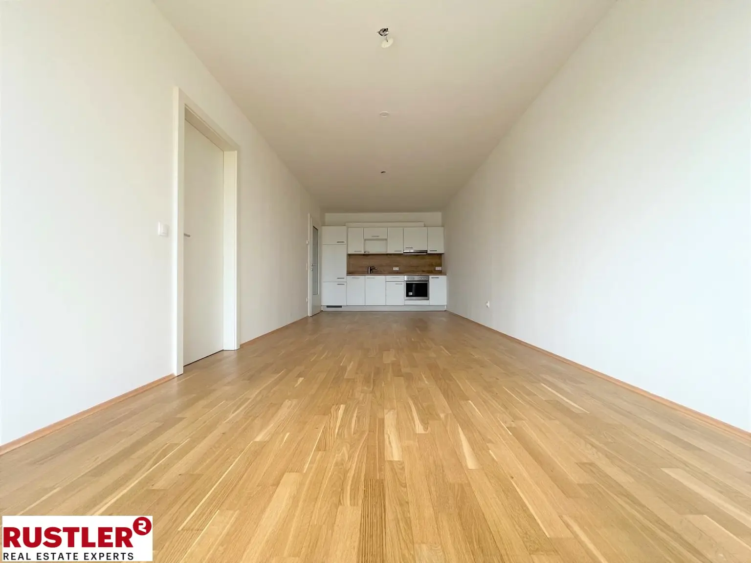 SCHÖN geschnittene 2-Zimmer Wohnung mit BALKON!