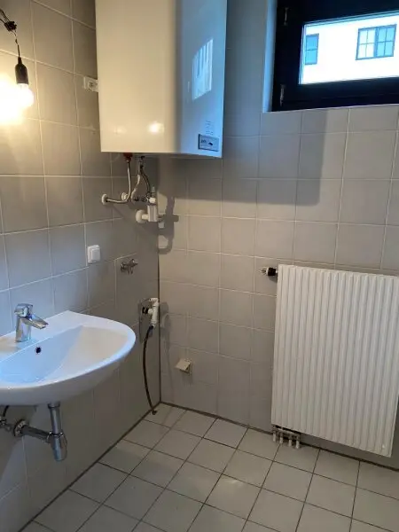 VOLLSANIERTE 3 - ZIMMERWOHNUNG PROVISIONSFREI ZU VERKAUFEN!