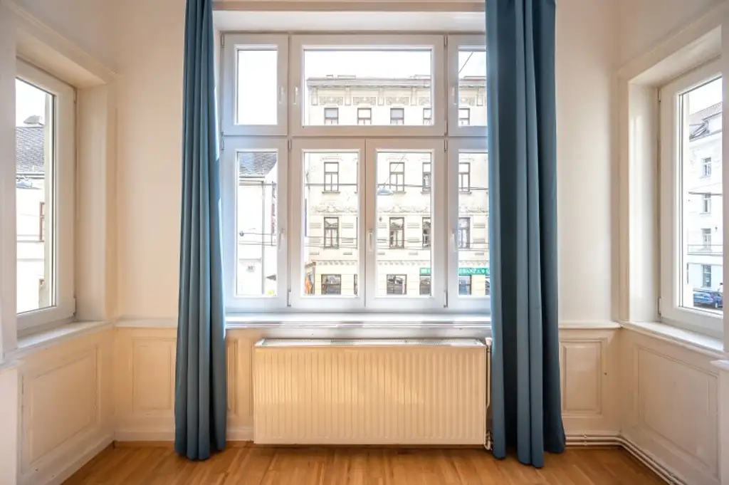 ***NEU*** Fantastische 4 Zimmer Wohnung in repräsentativem Stilaltbau! in TOP-Lage!