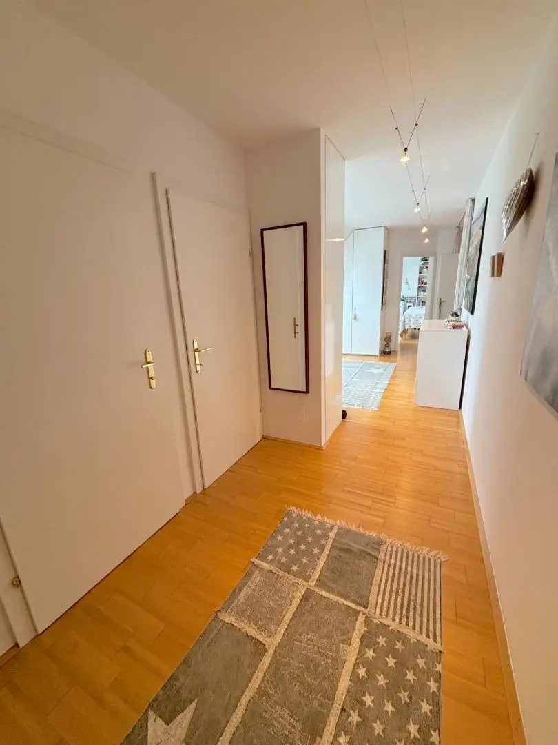 Gut geschnittene Dachgeschoßwohnung in beliebter Wiener Lage