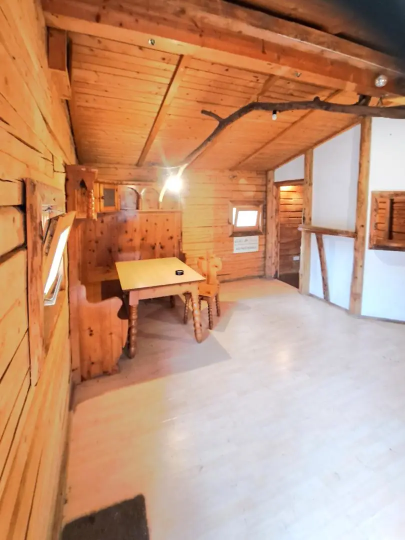 Grundstück im Grünen mit Holzhaus ohne Bauzwang