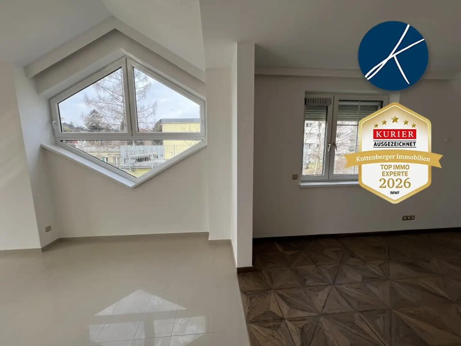 Wohnzimmer und offenes Zimmer