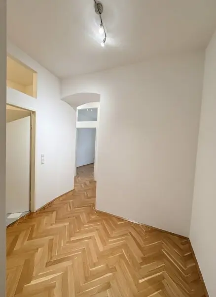 NEU! Stilvolle, lichtdurchflutete 2-Zimmer-Altbauwohnung im 16. Bezirk!