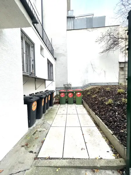 Rarität - Schöne 3-Zimmer-Altbauwohnung mit Balkon und Garten, im 18. Bezirk!