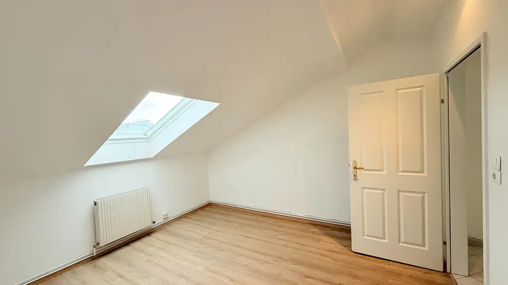 Über den Wolken nahe dem Servitenviertel/Clusiusgasse DG mit Terrasse ca. 11m²!
