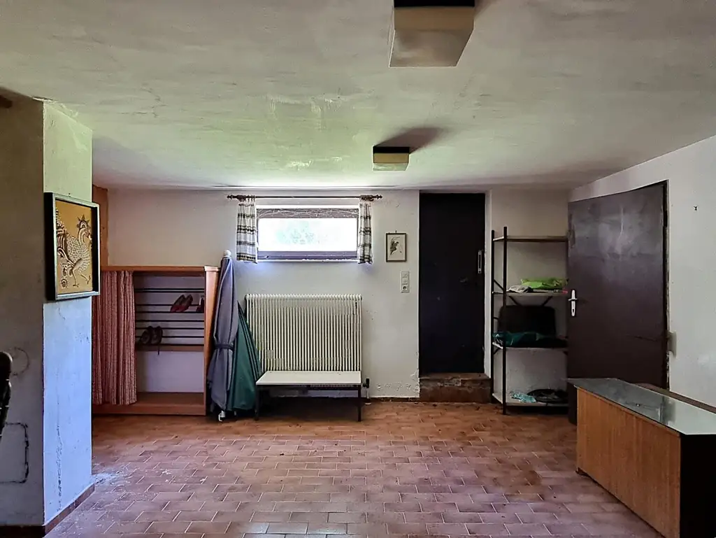 TRAUMHAFT SCHÖNES GRUNDSTÜCK MIT RENOVIERUNGSBEDÜRFTIGEM HAUS