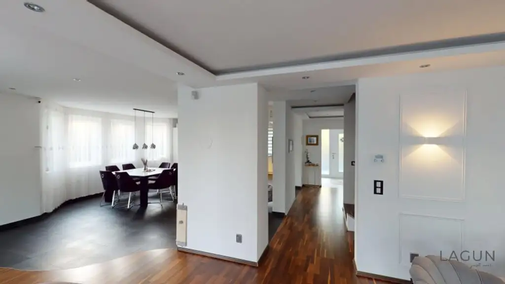 Hochwertiges Luxus-Einfamilienhaus in Maria-Lanzendorf