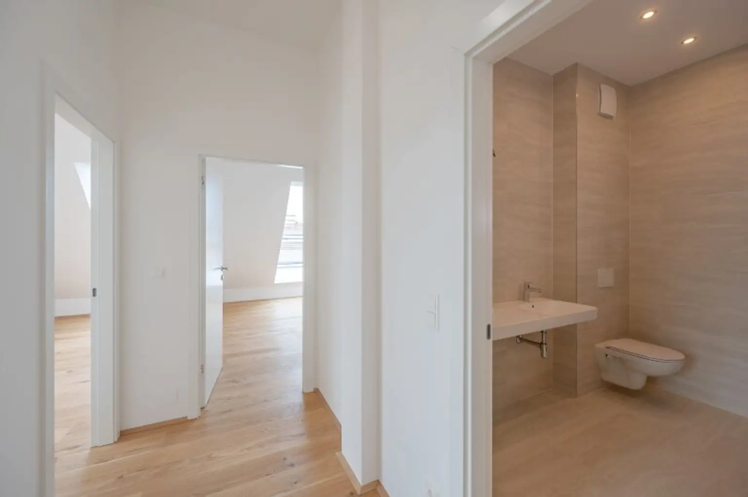 ++FonteFlats++ Fantastischer 4-Zimmer Dachgeschoss-ERSTBEZUG mit großartiger Dachterrasse