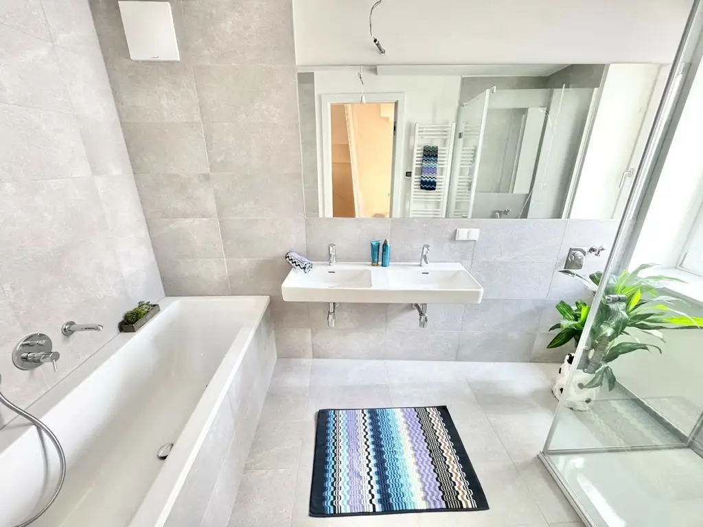 ÜBER DEN DÄCHERN WÄHRINGS | TOPLAGE NÄHE KUTSCHKERMARKT | EXKLUSIVE DACHGESCHOSSWOHNUNG MIT KLIMAANLAGE | TERRASSE | ERSTBEZUG