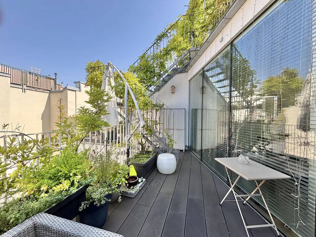 Grüner Dachgarten mit Blick über Wien I exklusive DG - Wohnung I Großzügige Fensterflächen mit Rollläden I Klimaanlage