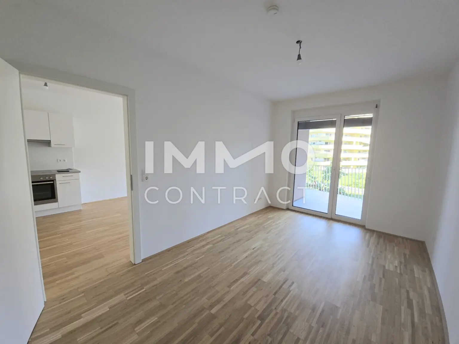 STRASSGANGER Straße 380c : Freundliche 2 Zimmer- Wohnung mit großem Balkon - Straßganger Straße 380 c - Top 12c