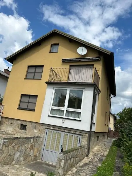 +++ TOP PREIS P.B. - KORNEUBURG, GROSSES 7 ZIMMER EIN -ZWEIFAMILIENHAUS, BENÖTIGT LIEBEVOLLE MODERNISIERUNG, toller Wintergarten und Terrasse Altbaumbestand GARTEN +++