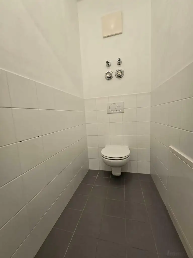 Neu sanierte und derzeit geförderte 2-Zimmerwohnung!