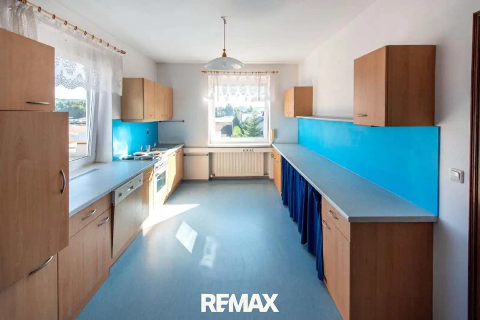 Büro/Küche im Hauptgebäude