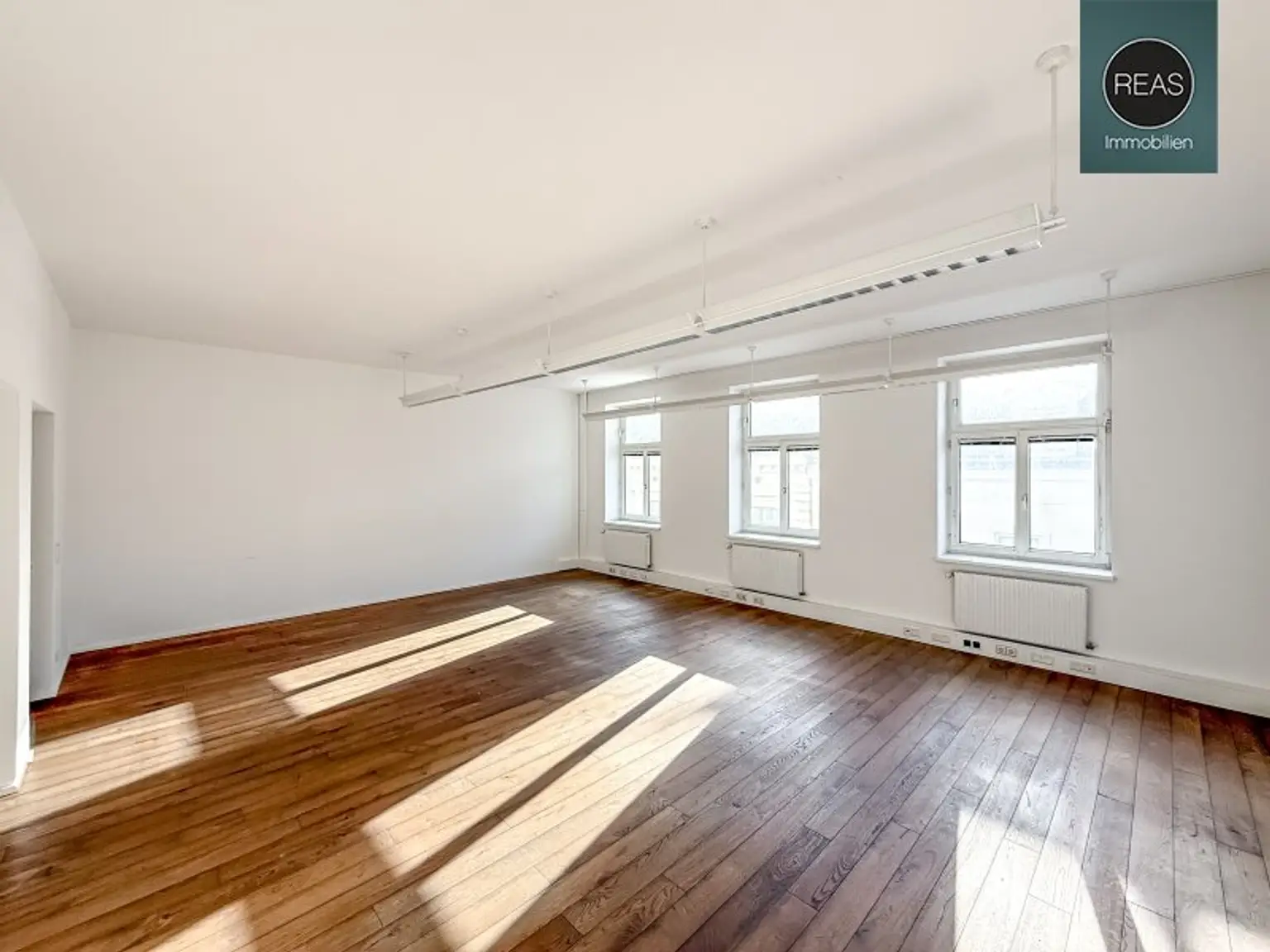 Modernes Büro mit Terrasse nahe Naschmarkt! Garage verfügbar!