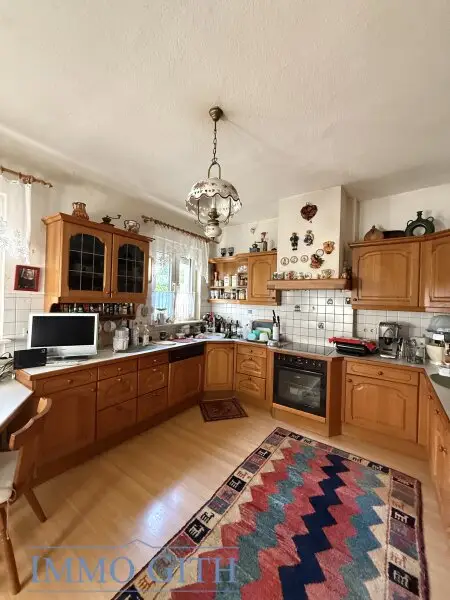 ELEGANTES STADTHAUS MIT GARTEN IN RUHIGER SACKGASSE NÄHE S-BAHN „WIEN KAISEREBERSDORF“ – IN 1110 WIEN ZU KAUFEN!