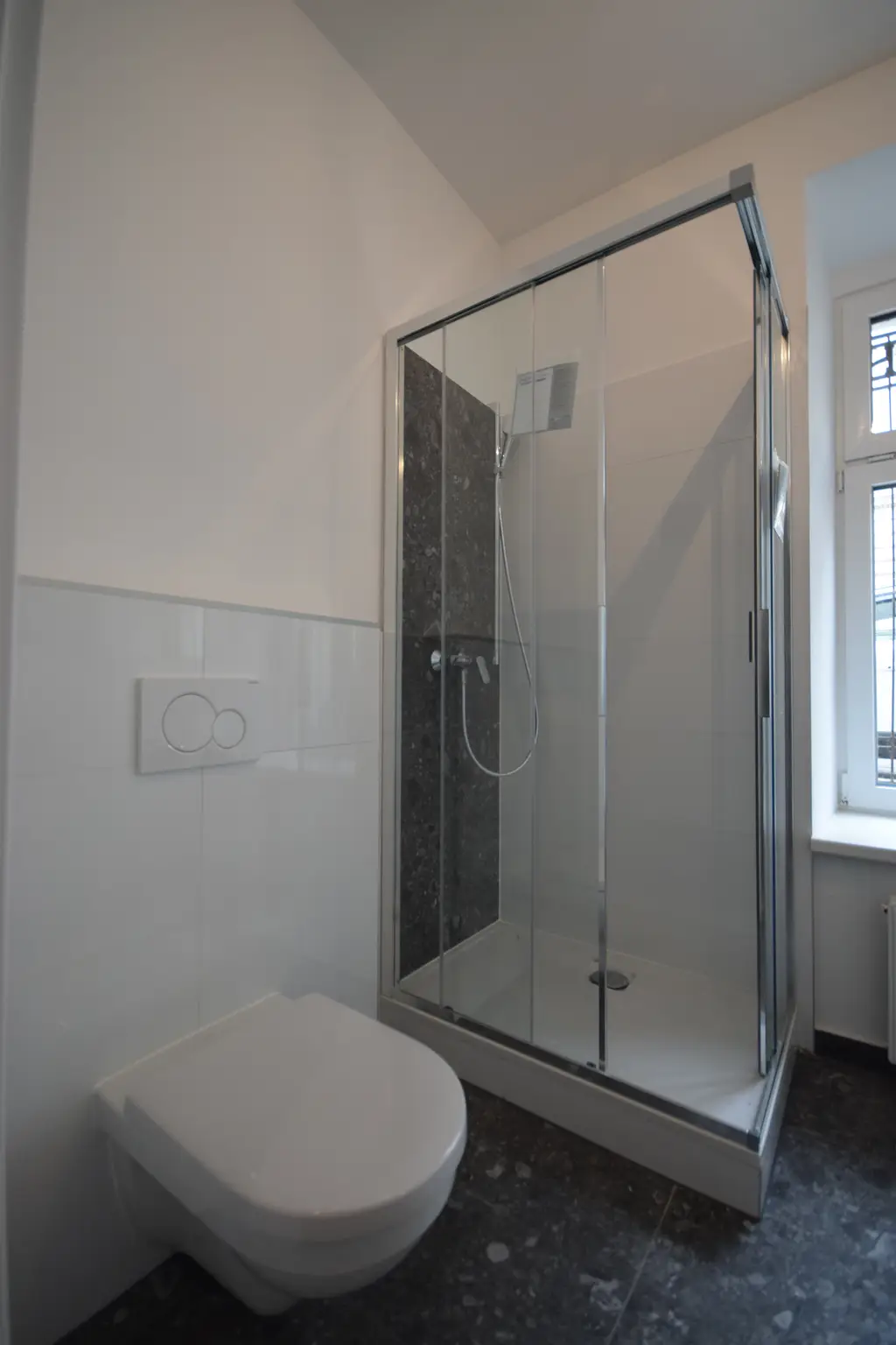 "STADTQUARTIER WEST - Neu renoviertes 2 Zimmer Atelier"