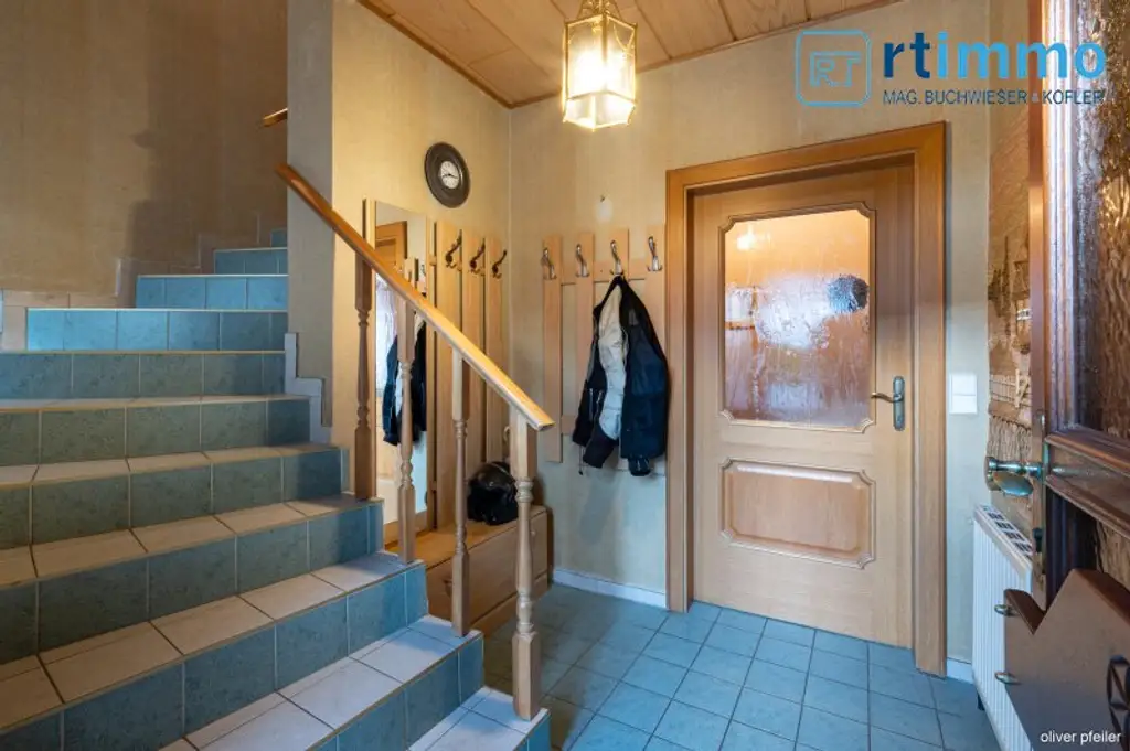 SCHÖNES FAMILIENHAUS mit Wintergarten und Garage in ruhiger Lage zu mieten!