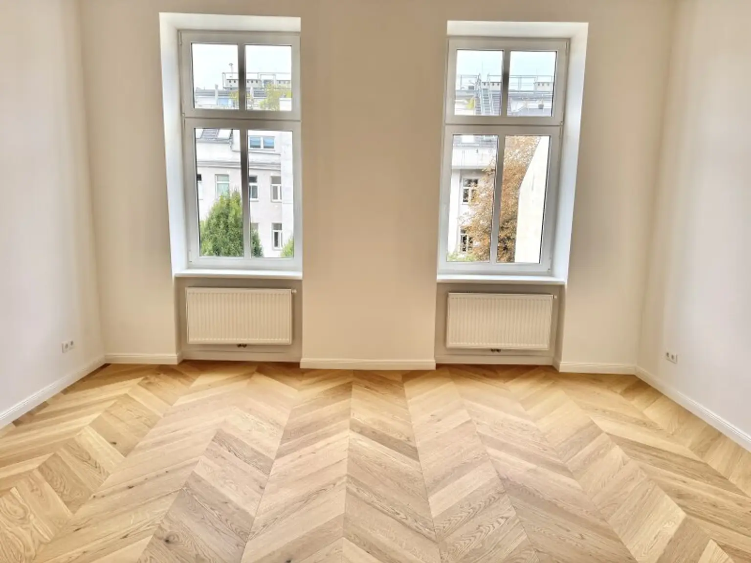 Citynah & modern: sanierte & helle 2-Zimmer-Wohnung in Bestlage zur Mariahilfer Straße