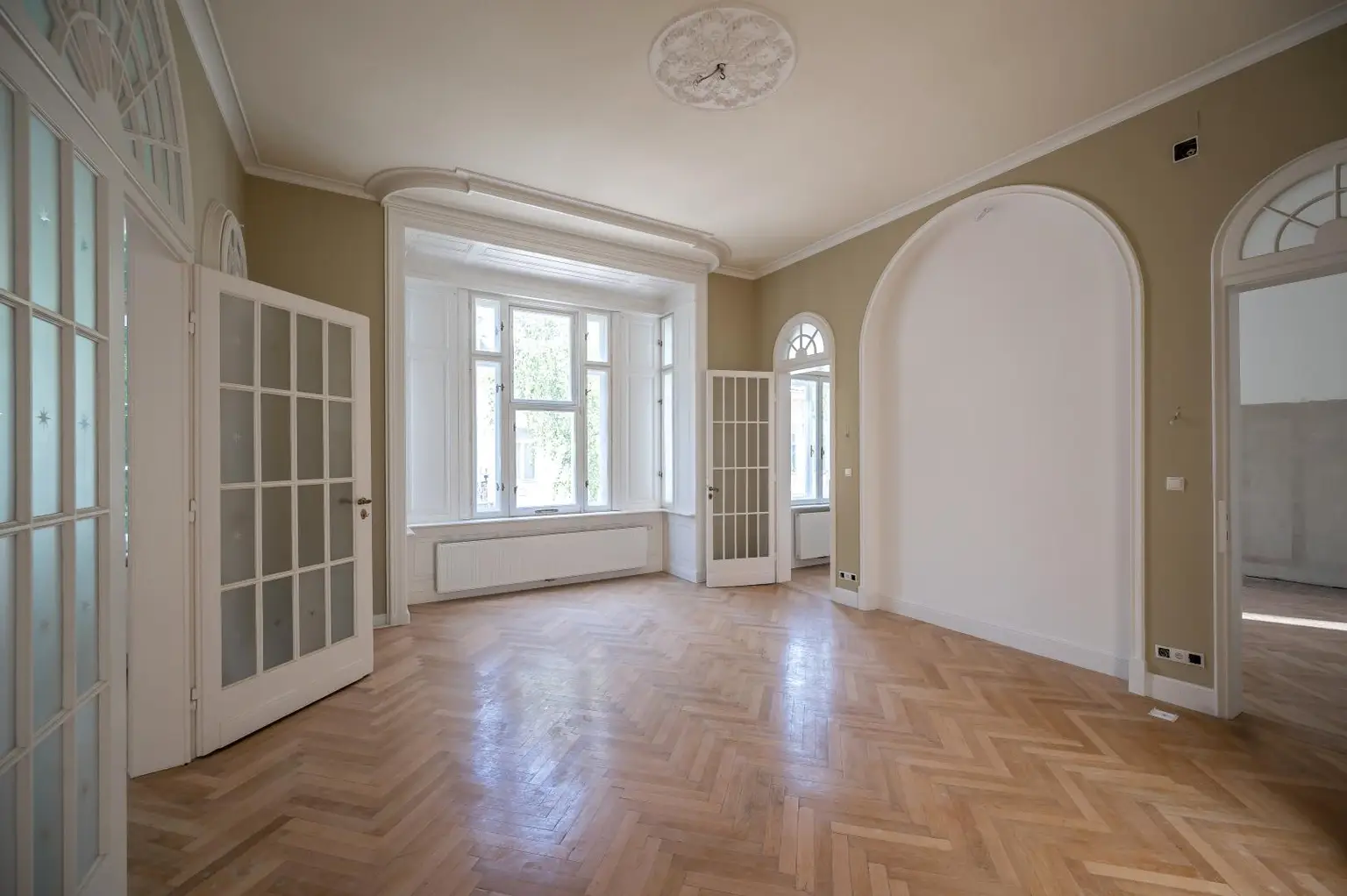 Rarität: Stadt-Villa mit weitläufigem Garten an exklusiver Hietzinger Adresse