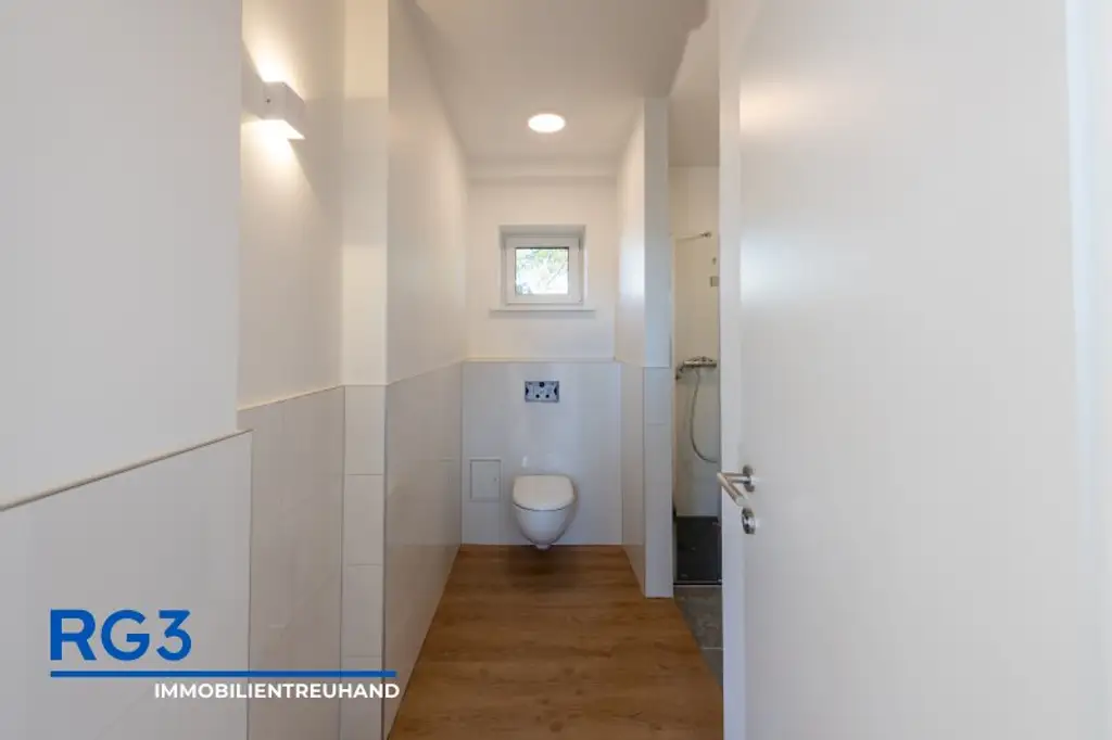 Neuwertiges Einfamilienhaus mit großem Garten