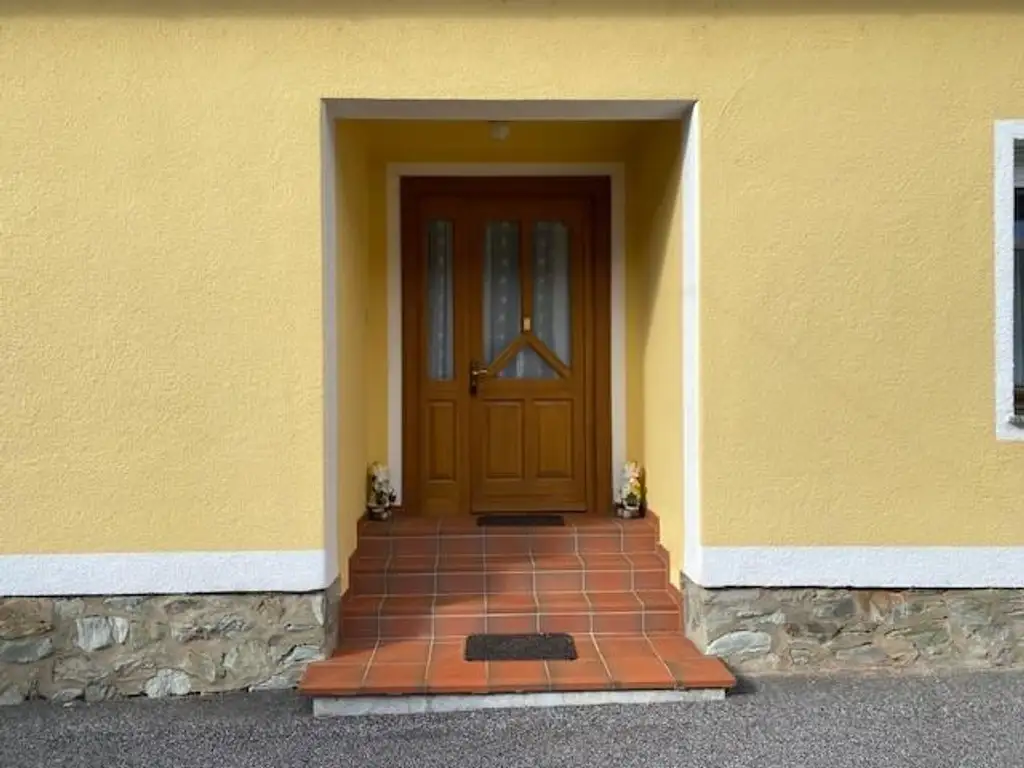 Gepflegtes Haus mit Nebengebäude, Stadl, Garten & Ackerfläche im Südburgenland!