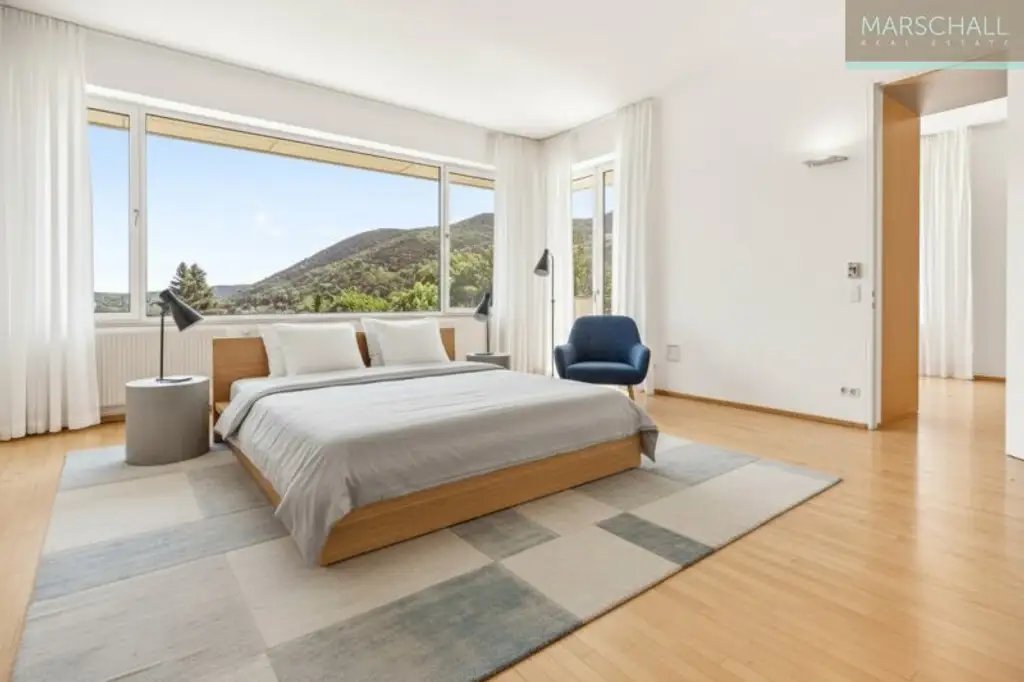 Elegantes Anwesen mit großzügigem Grundbesitz (11.045 m²) zur Vermietung