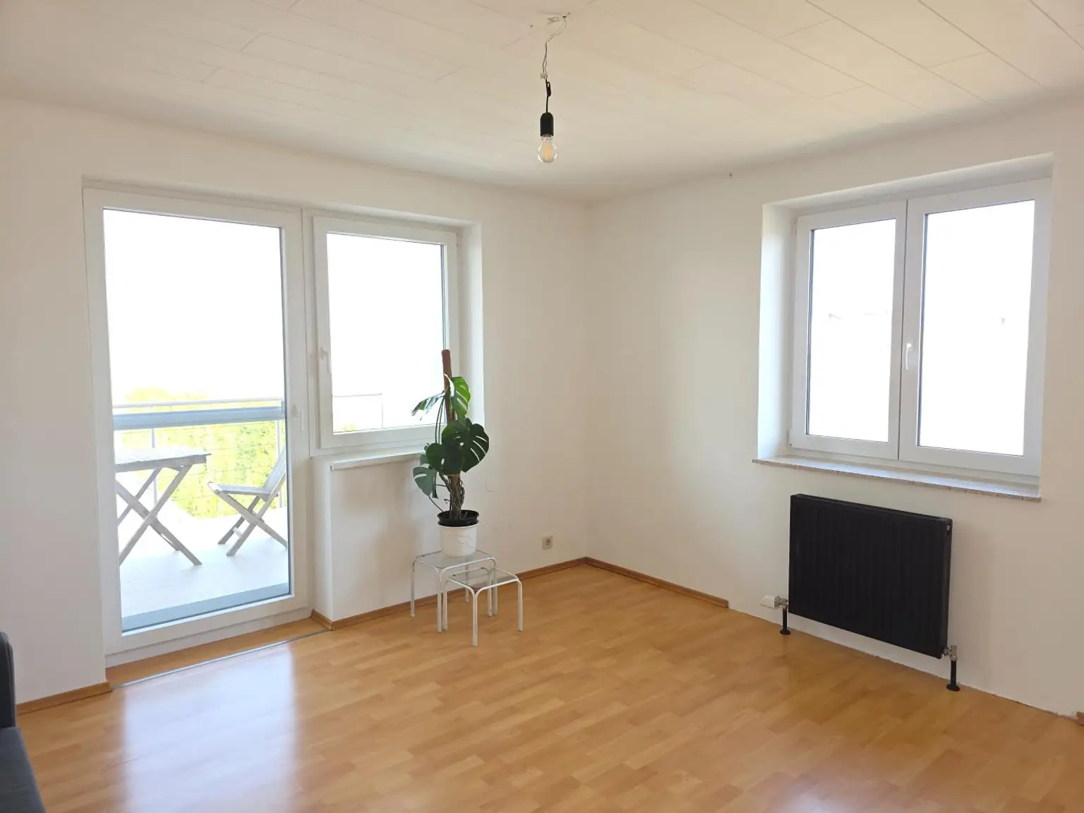 Zimmer mit Balkonausgang