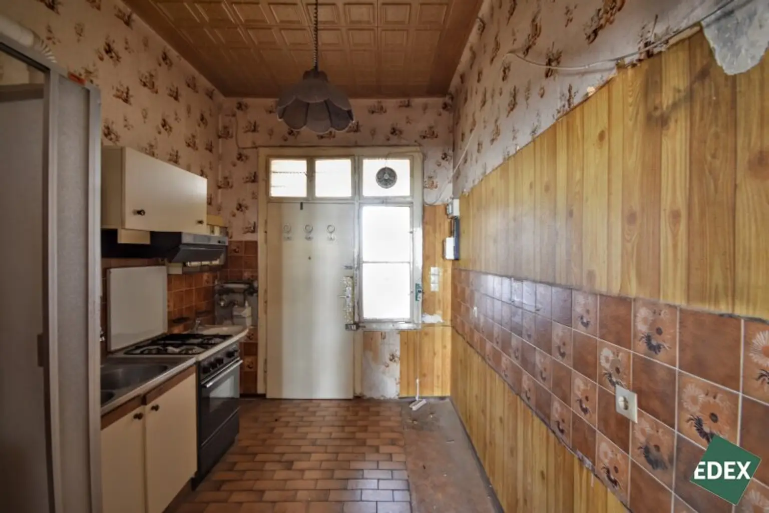 Sanierungsbedürftige 2-Zimmer-Altbau mit Potenzial