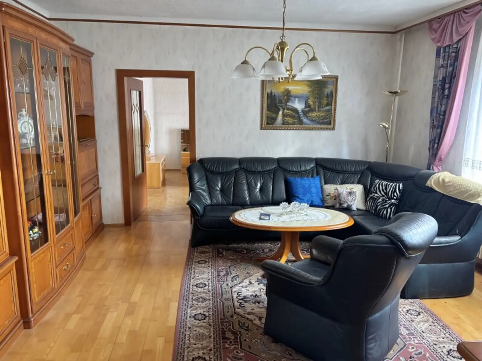 ** CHARMANTES ORIGINAL **  Olbendorf - gepflegter Vierkanthof in Ortslage mit ca. 1470 m2 Eigengrund !!