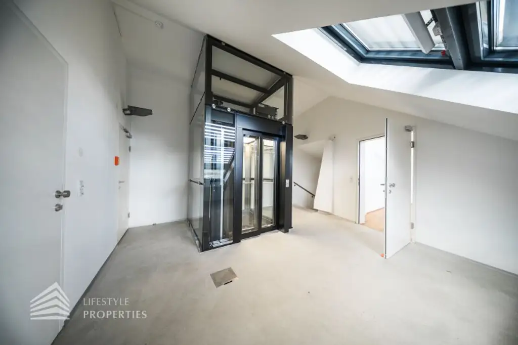 Saniertes 5-Zimmer Büro mit Balkon, Nähe Schloss Belvedere