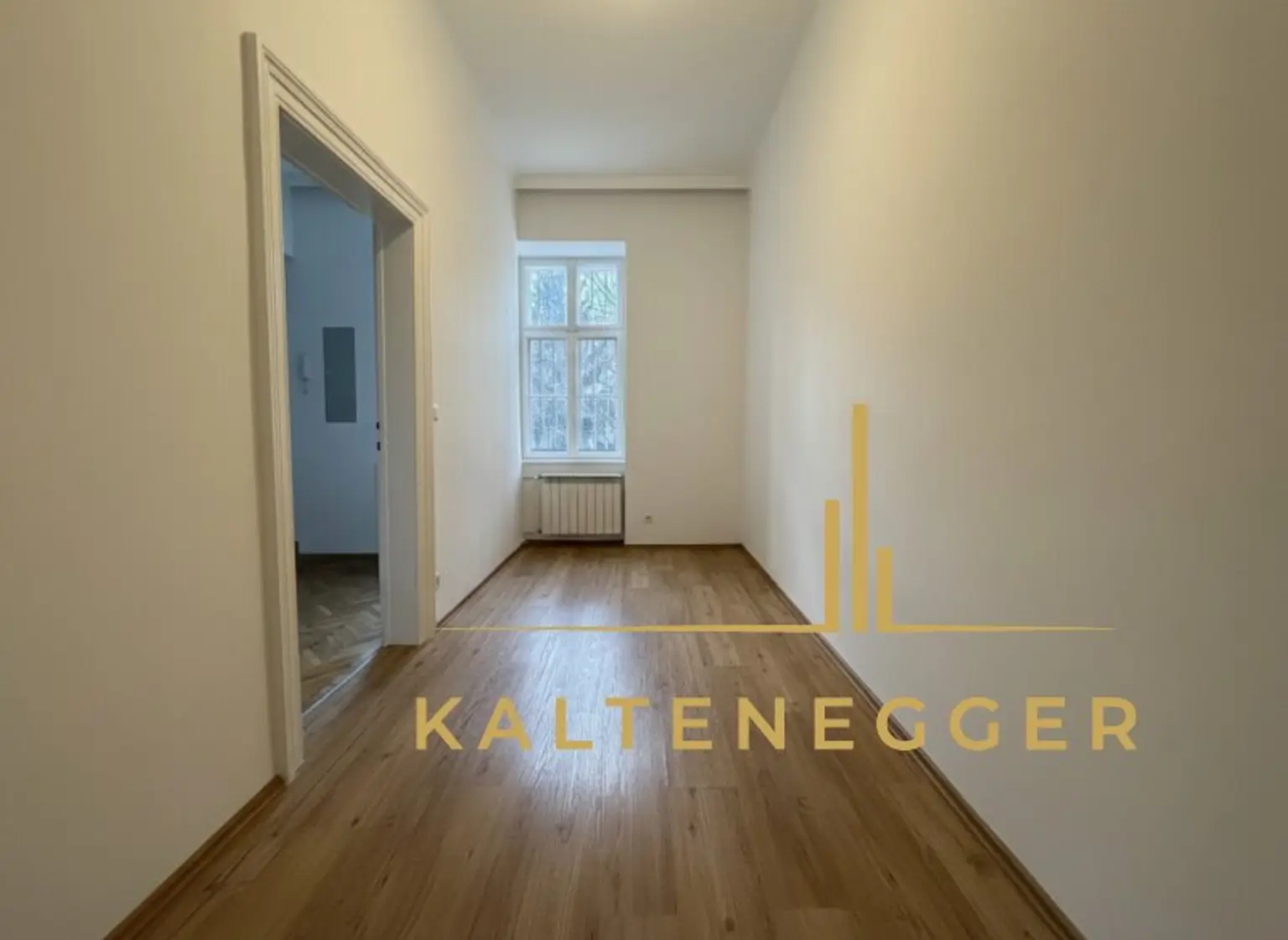 SZ mit Fenster in den Garten