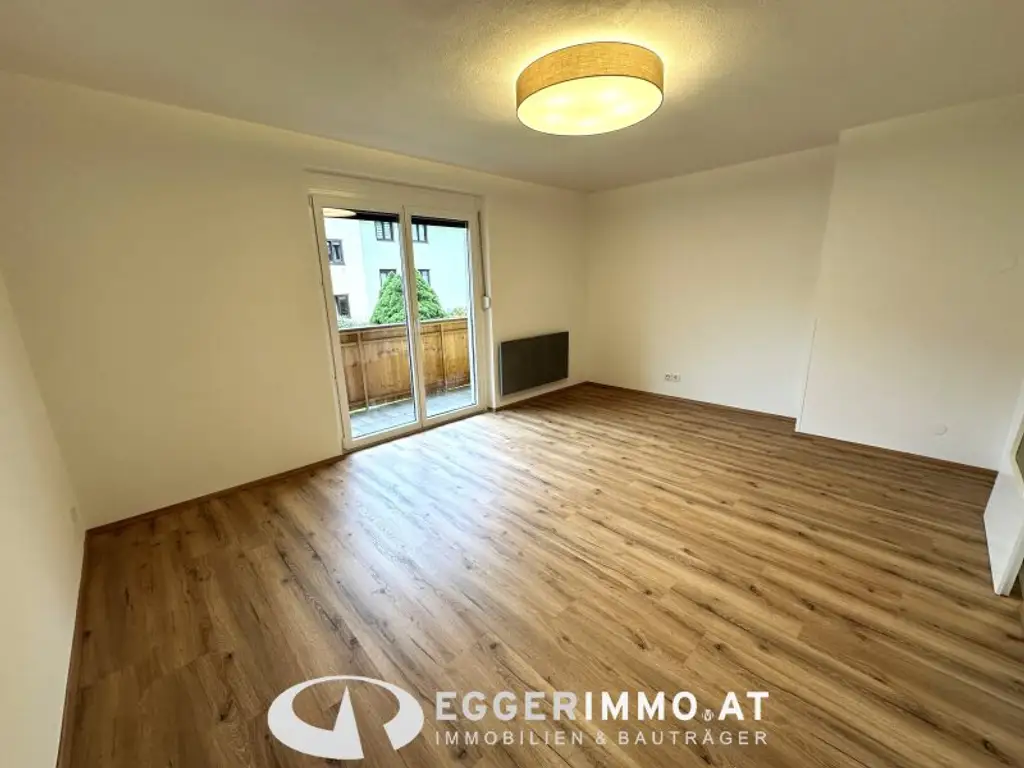 5710 Kaprun: Newly renovated 3-room apartment in a quiet location in Kaprun, near the center, available for rent from November 2025. Parking space available!