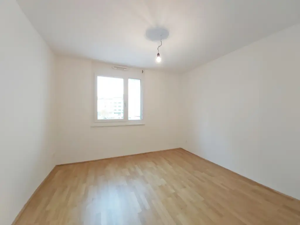 Q11 Leben in Simmering - 
Lichtdurchflutete Balkonwohnung mit 4 Zimmern und Deckenkühlung!