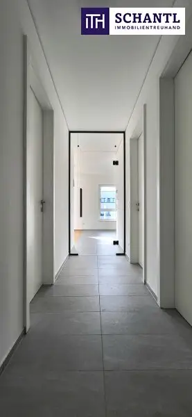 RIESIGE DACHTERRASSE + HOCHWERTIGE AUSSTATTUNG + SÜD/WEST Ausrichtung + Tiefgarage! Nur 7 Min. von Graz entfernt!