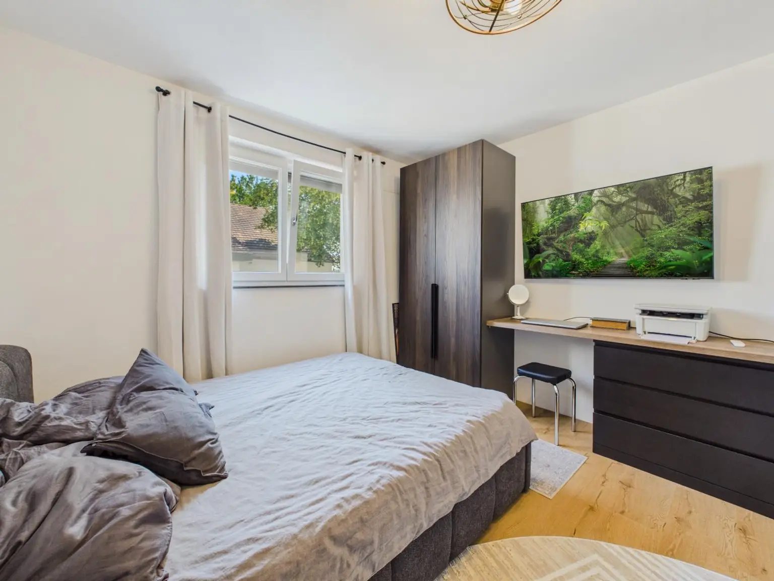 Schlafzimmer 4