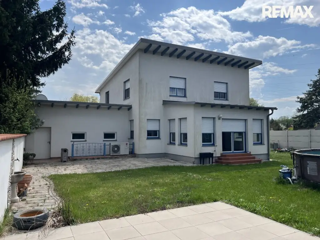 Großzügiges Einfamilienhaus mit Garten, Terrasse & Garage in Ebenfurth, 4 Zimmer, 195m²
