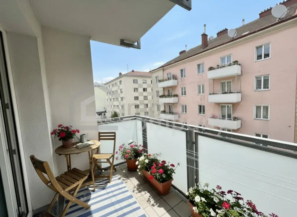 3-Zimmer-Wohnung mit Loggia in U-Bahn Nähe!