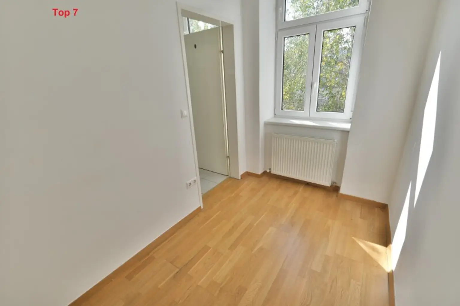 Drei UNBEFRISTETE 2 Zimmer-Wohnungen mit KFZ-Stellplatz im Haus