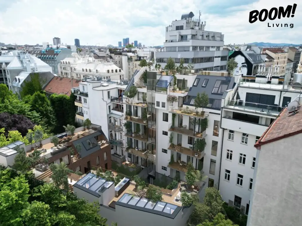 Altbau-Juwel: Erstbezug nach Luxus-Sanierung mit traumhaften Freiflächen