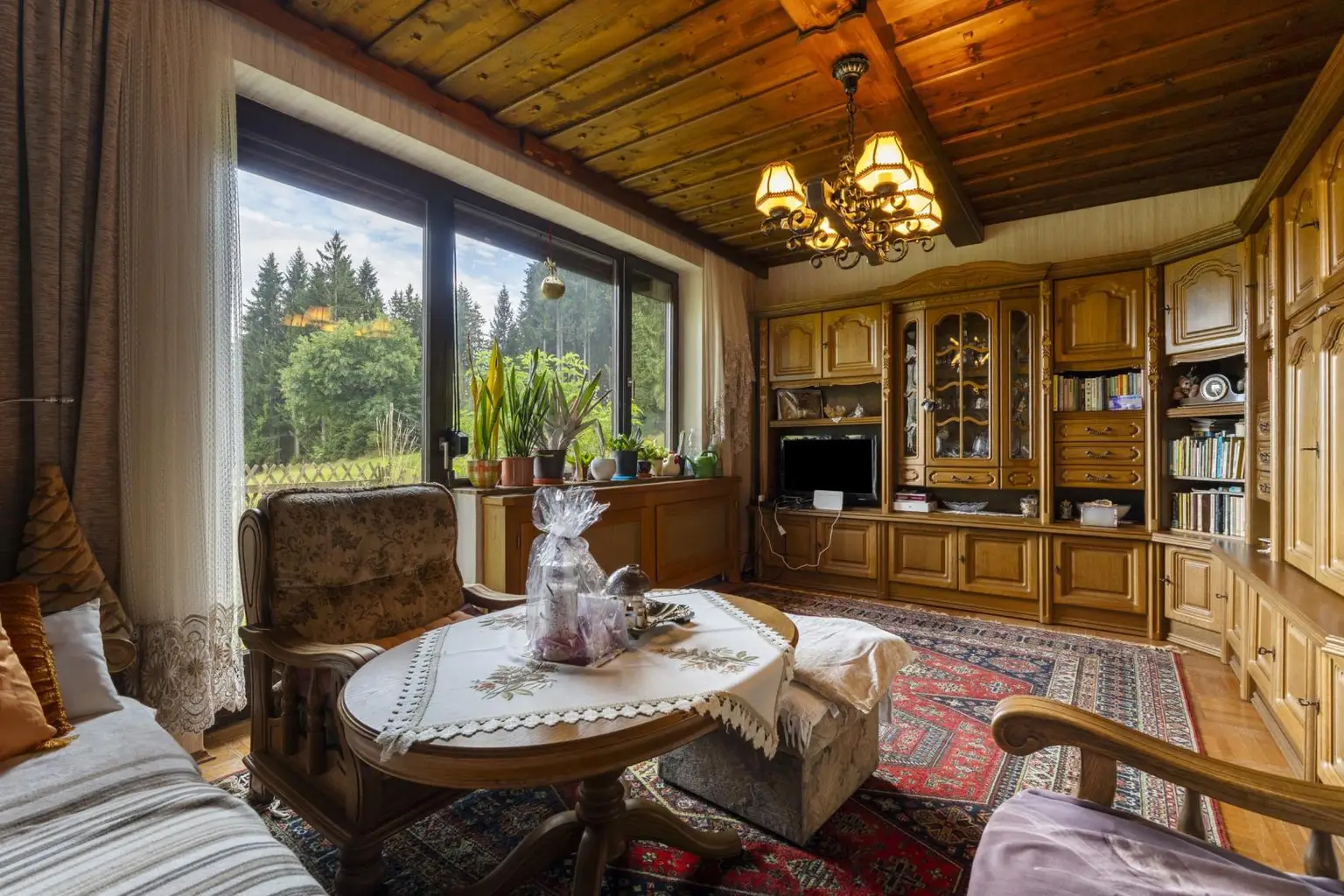 Alleinlage trifft Lebensqualität: Gemütliches Haus mit großem Grundstück inmitten der Natur