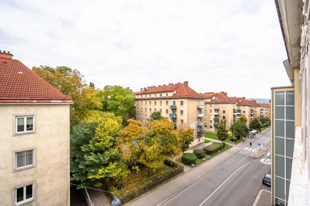 ++RG71++ Altbaujuwel zum Sanieren – 2,5-Zimmer Wohnung mit guter Raumaufteilung