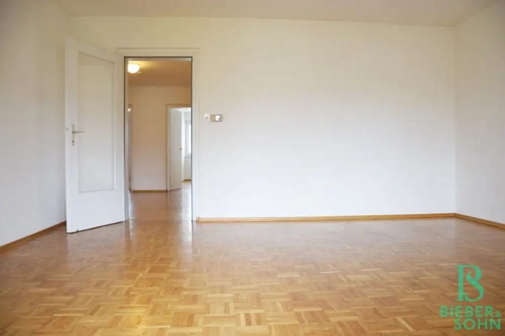 Sonnige Loggia-Wohnung mit Blick ins Grüne